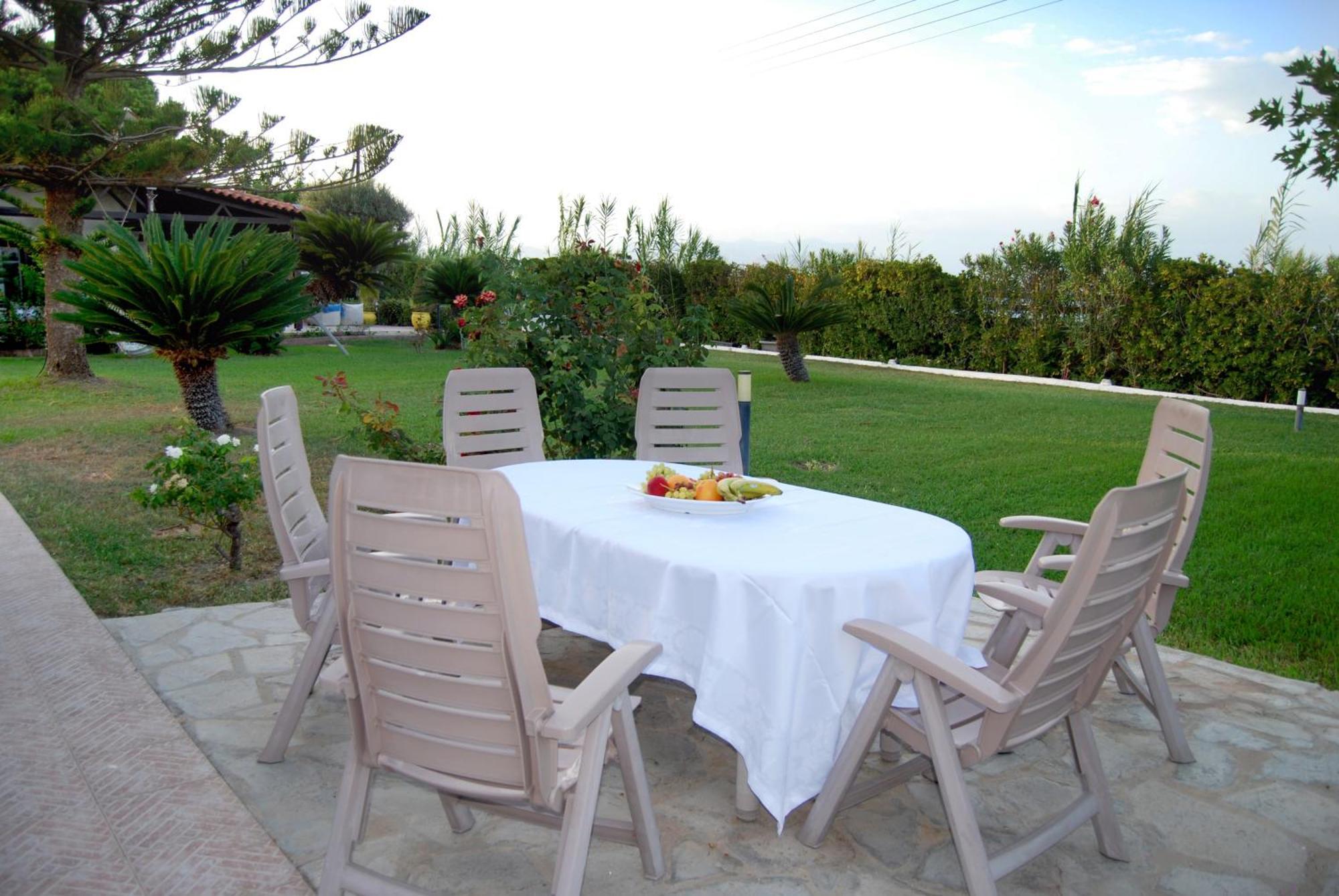 Villa Akrata Exterior foto